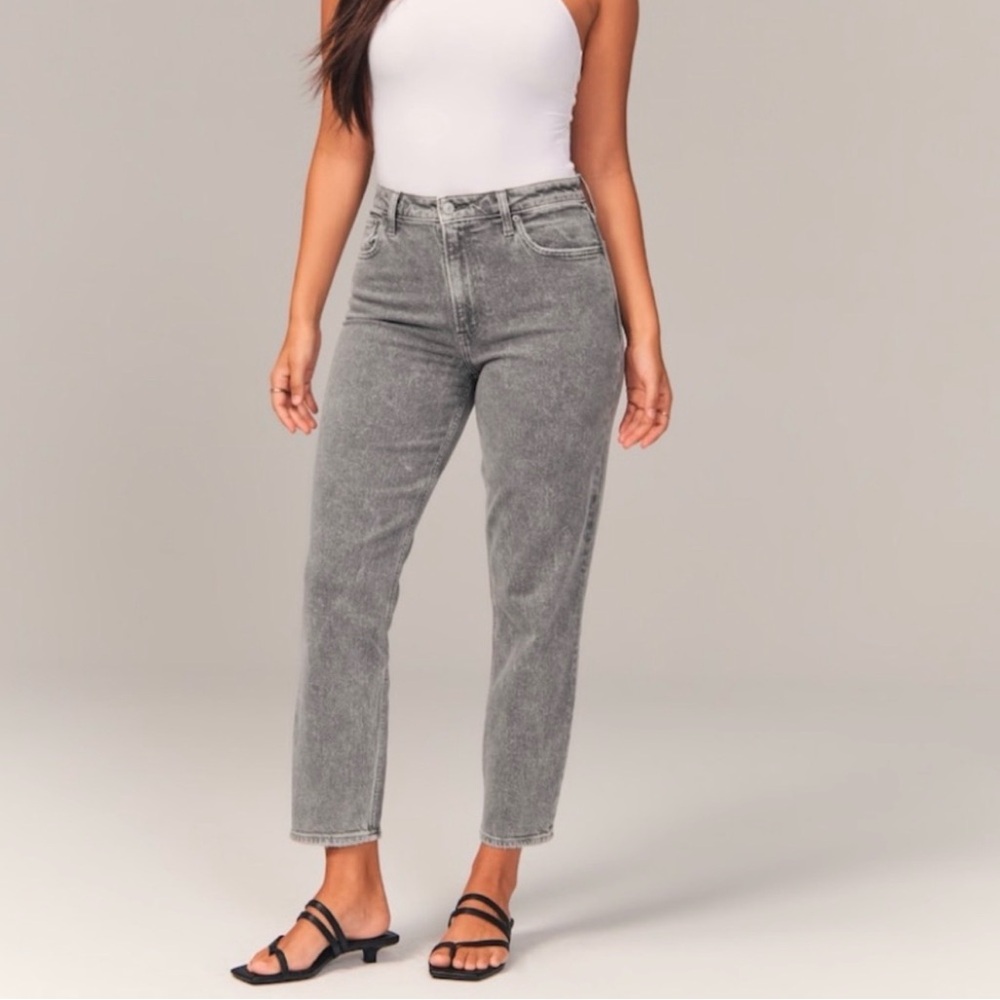 Abercrombie & Fitch The Mom High Rise Jeans in Gray Size 14/32